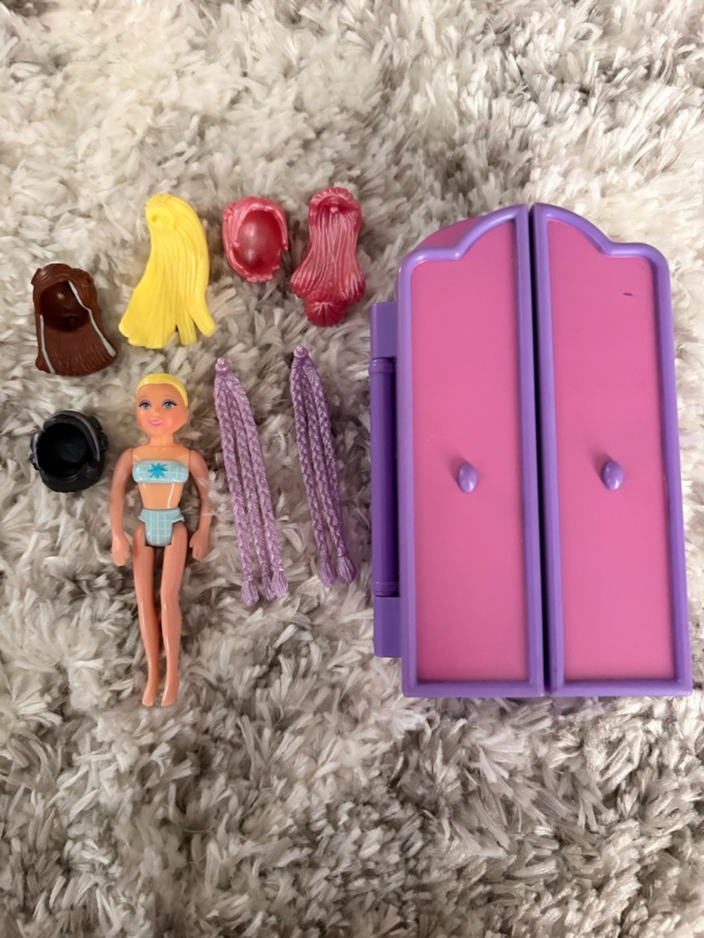 Polly Pocket with Wigs and Wardrobe